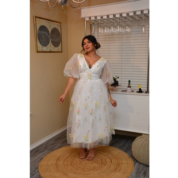 Dresses & Skirts - Women's Puffy Sleeve Prom Dresses Flower Embroidery Tulle